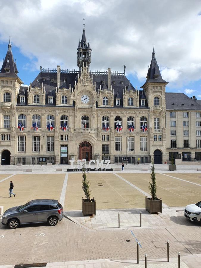 Studio De L'Hotel De Ville Charleville-Mézières Zewnętrze zdjęcie